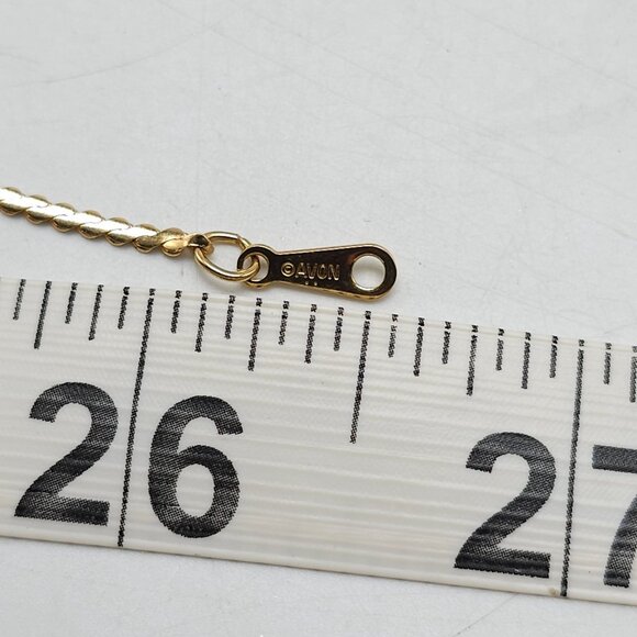 Vintage 1985 Avon Gold Tone White Lucite Shell Pendant Sea Swirls Lariat - Picture 5 of 5